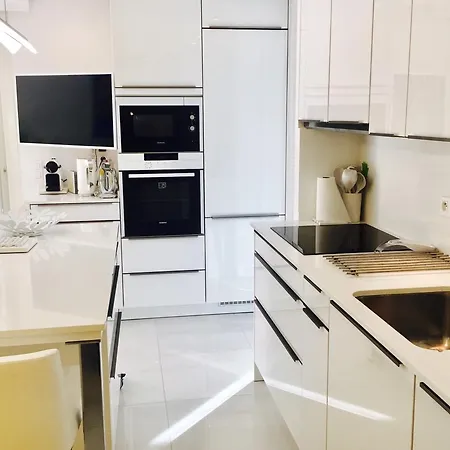 Luckey Homes- Rue Lacour * Cannes